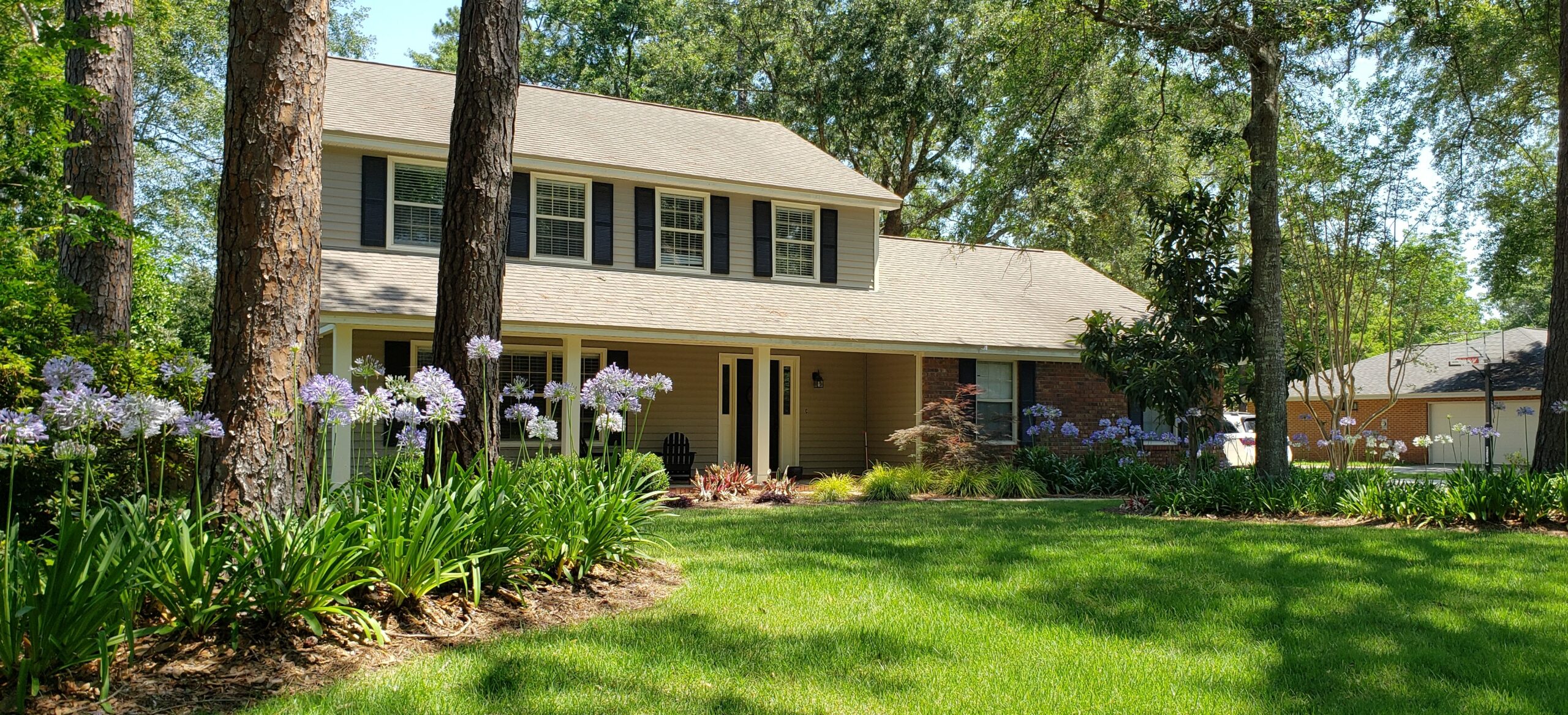 Picture of a home in Tallahassee Florida that is selling on the real estate market.