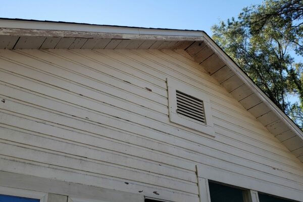 eaves in front of house